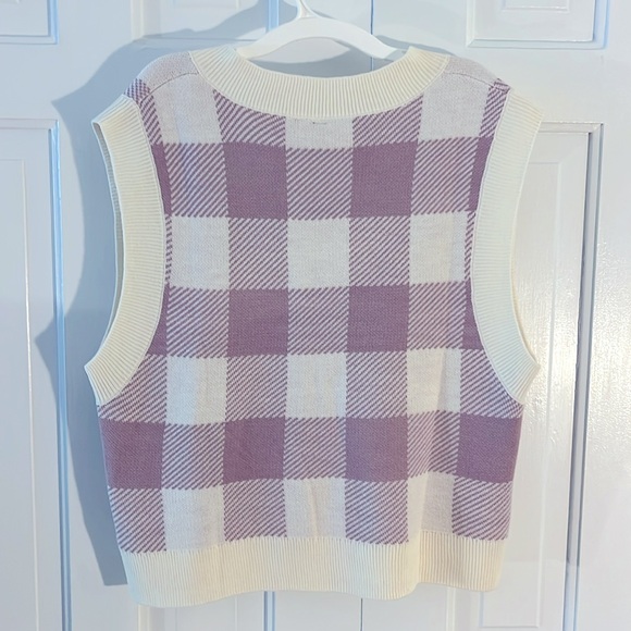 NWT H & M Lightweight (Light Purple and Off-White) Sleeveless Vest. Size: Small. - Picture 6 of 14